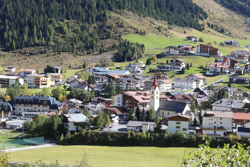 Hotel Landle Galtur Bagian luar foto