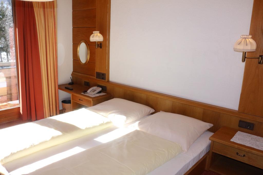 Hotel Landle Galtur Bagian luar foto