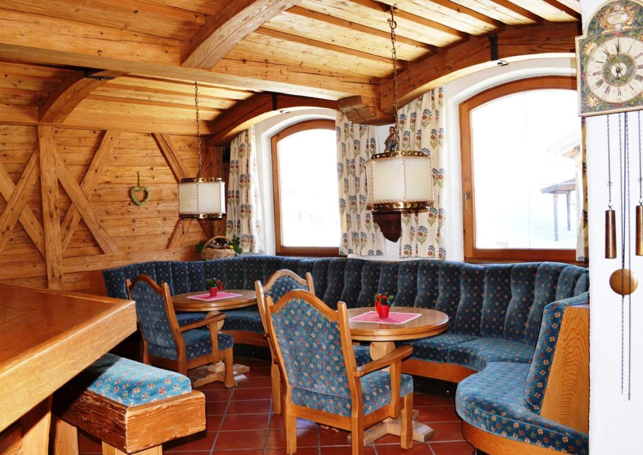 Hotel Landle Galtur Bagian luar foto